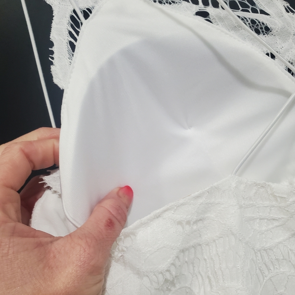 Lace - Picture 5 of 8